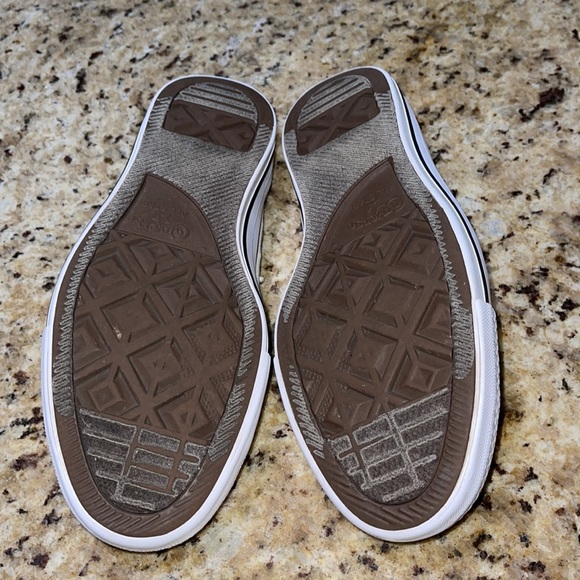 Converse - Picture 6 of 11